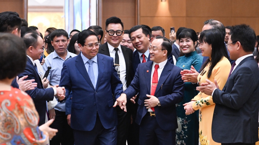 Thủ tướng kêu gọi “doanh nhân phải dậy sóng vươn lên cùng đất nước, dân tộc”