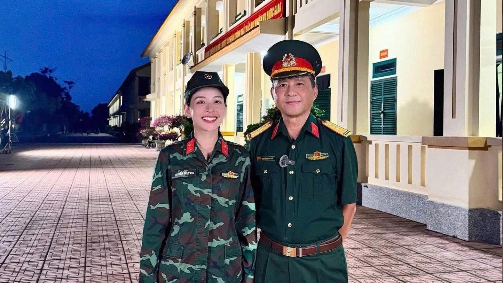 Sao Việt 21/10: Chi Pu xúc động khi gặp bố tại "Sao nhập ngũ"