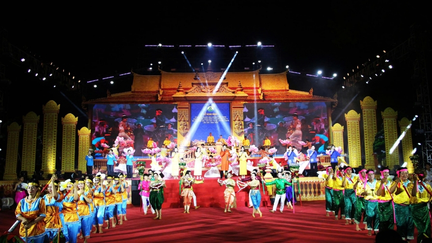 Những hoạt động diễn ra tại Lễ hội Óoc Om Bóc-Đua ghe ngo thành phố Cần Thơ 2025