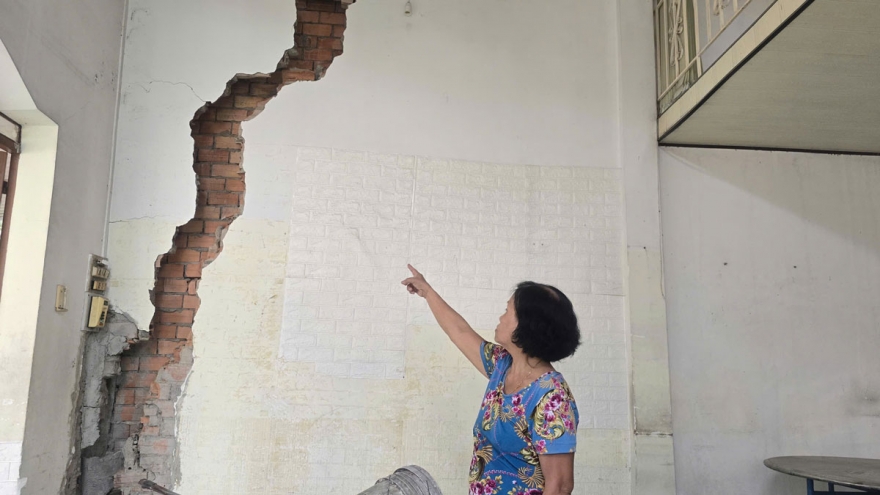 Dự án công viên trên “đất vàng” tại TP.HCM: Nhà dân nứt toác, thấp thỏm chờ đền bù