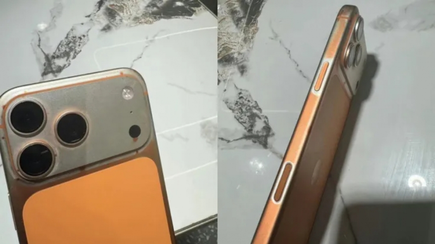 Chỉ một chiếc khăn ướt khiến iPhone 17 Pro Max trông như “đồ rẻ tiền”