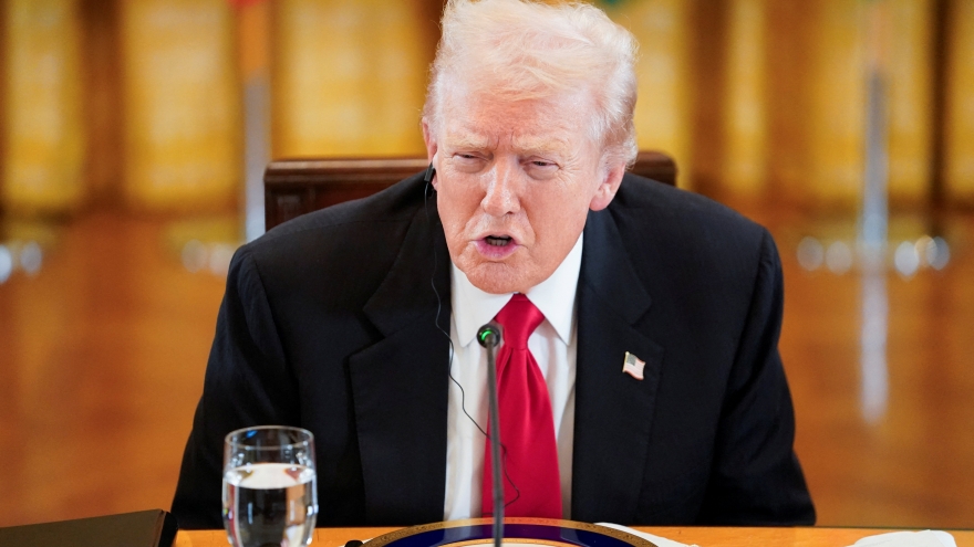 Ông Trump cảnh báo thảm họa kinh tế nếu Tòa án Tối cao Mỹ bác bỏ thuế quan