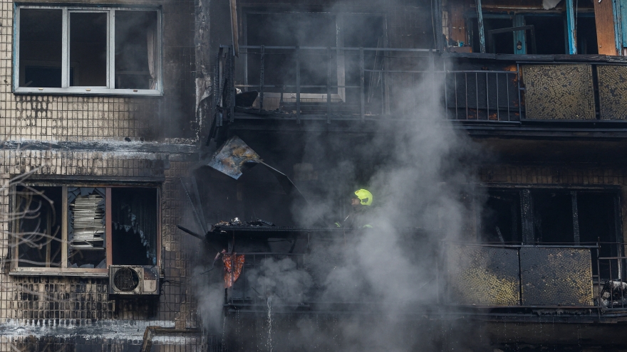 Nga mở cuộc không kích lớn nhất trong tháng khi đoàn Ukraine sang Mỹ đàm phán