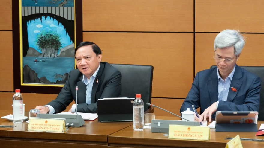 ĐBQH: "Y tế cơ sở - nền tảng để triển khai khám sức khỏe miễn phí cho người dân"