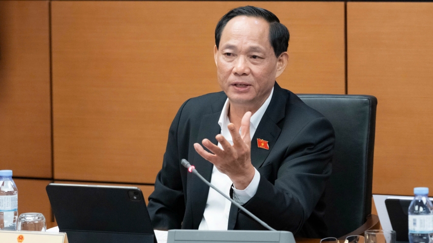 ĐBQH: Cần tính toán kỹ quy định ưu tiên bố trí trụ sở dôi dư cho y tế, giáo dục