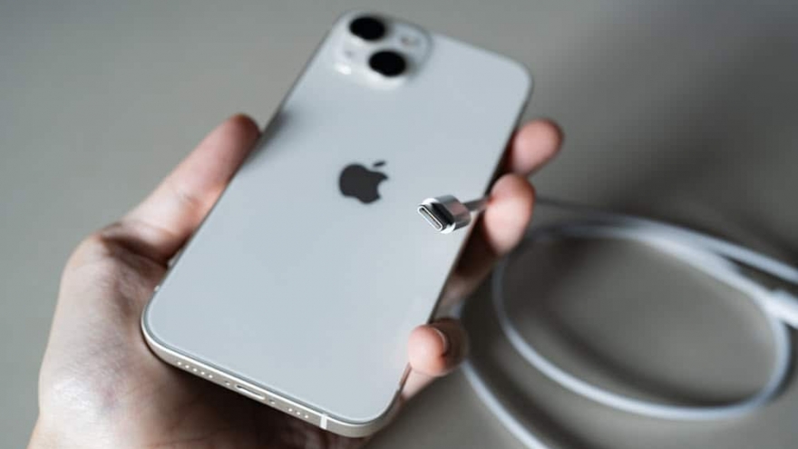 Khoa học nói gì về “bức xạ chết người” từ điện thoại iPhone?