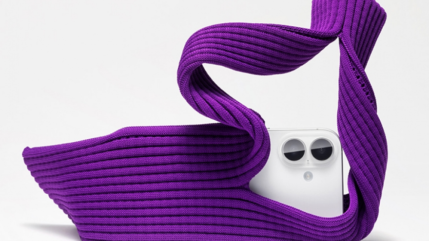 Apple lại "hút máu" iFan với túi vải đựng iPhone giá 230 USD