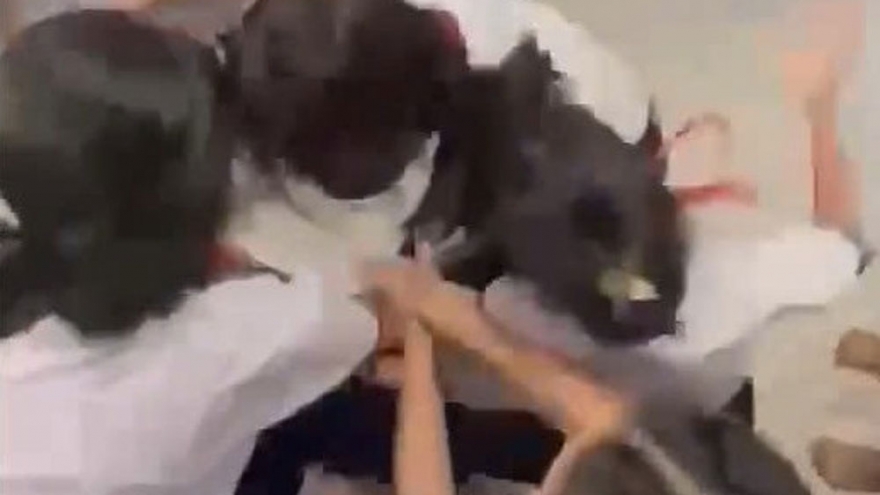 Vụ nữ sinh bị đánh hội đồng ở TP.HCM: Hiệu trưởng nhận trách nhiệm, 6 học sinh bị kỷ luật