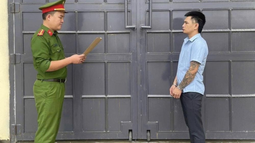 Giữ hộ 18 chỉ vàng khi đưa bạn đi cấp cứu rồi không trả