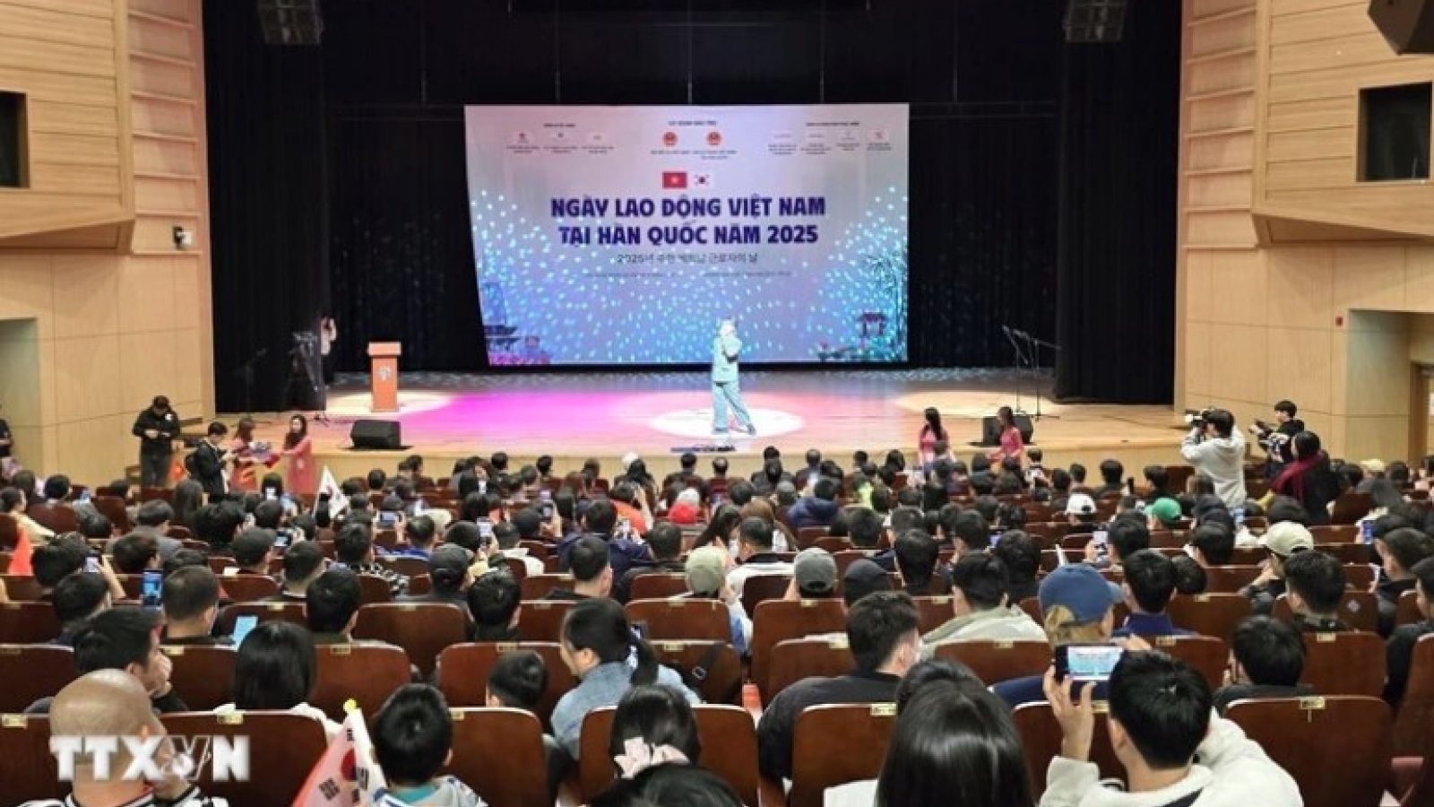 Vietnam Labor Day in RoK honors workers, strengthens community ties