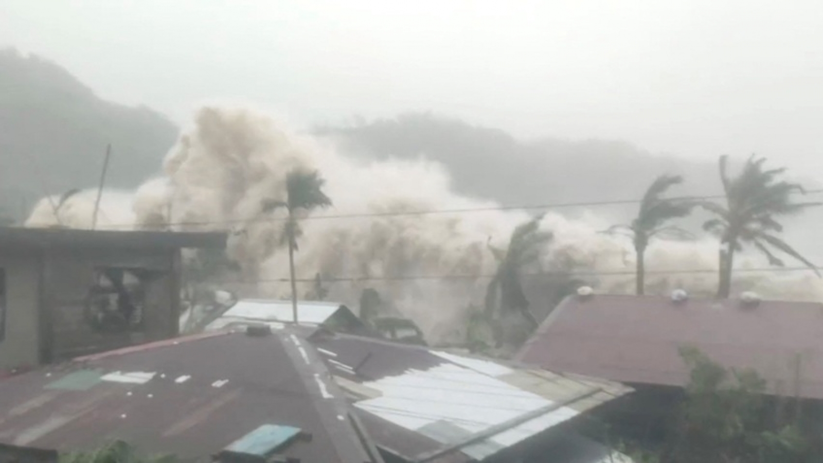 Toàn cảnh quốc tế sáng 10/11: Siêu bão Fung-wong đổ bộ Philippines