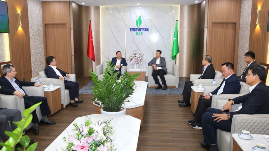 Binh Son refinery expands export to Laos