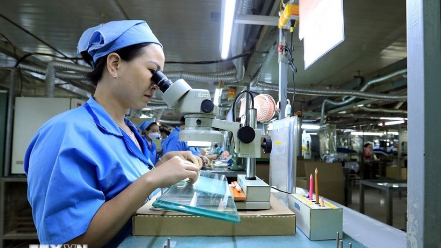 Investors eye Vietnam as next FDI hub, urge clearer policy enforcement