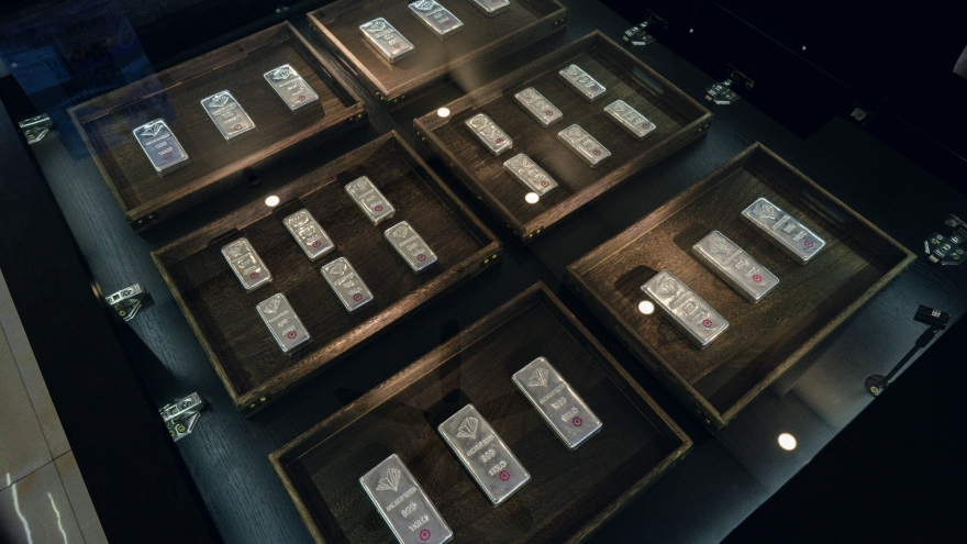 Giá bạc hôm nay 12/11: Bạc trong nước ở mức 53,9 triệu đồng/kg