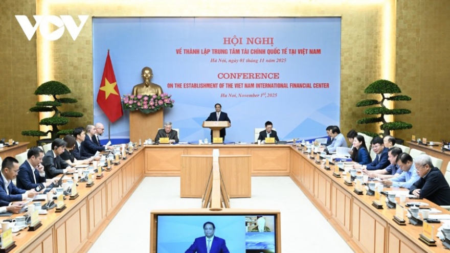 PM calls for shared vision in building Vietnam International Financial Centre