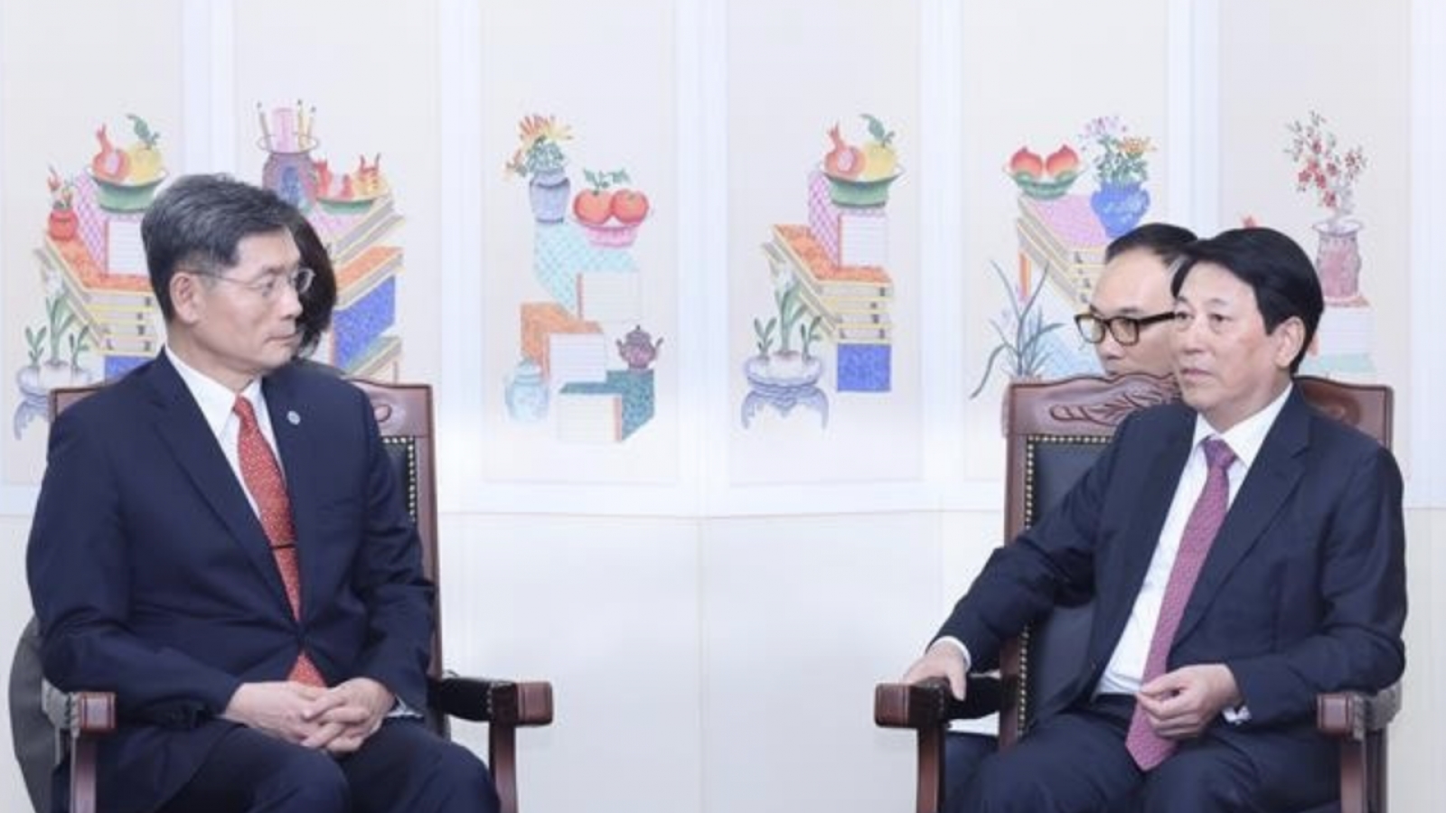 Vietnamese President meets head of Korea Foundation to boost cultural exchange
