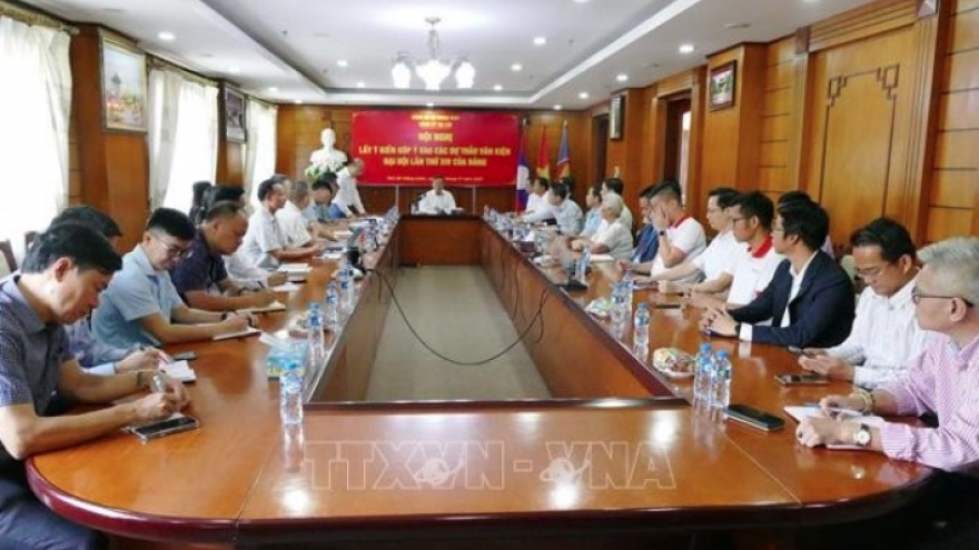 Vietnamese community in Laos places trust, hope in 14th National Party Congress