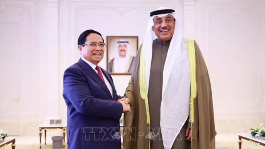 Vietnamese PM meets with Crown Prince of Kuwait