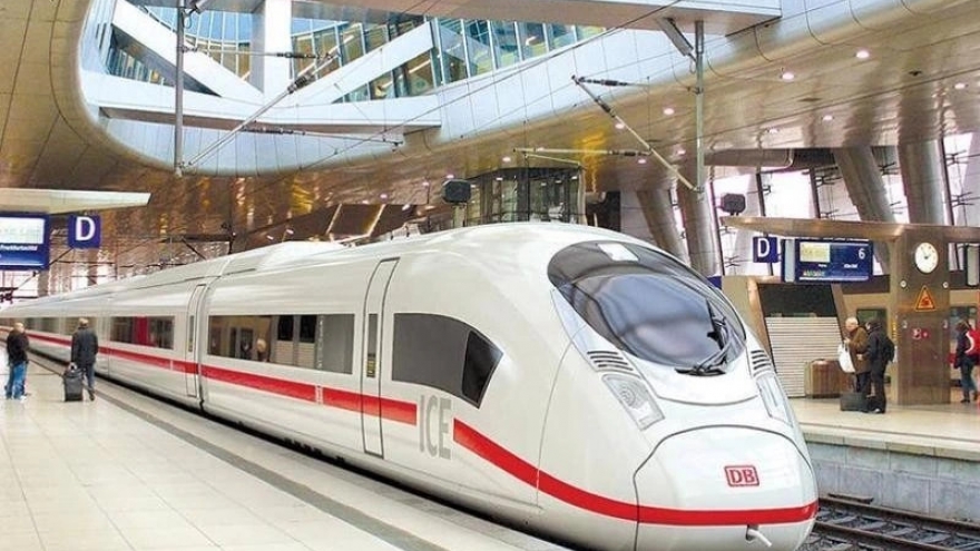 Gov’t meets with firms seeking to invest in North–South high-speed railway