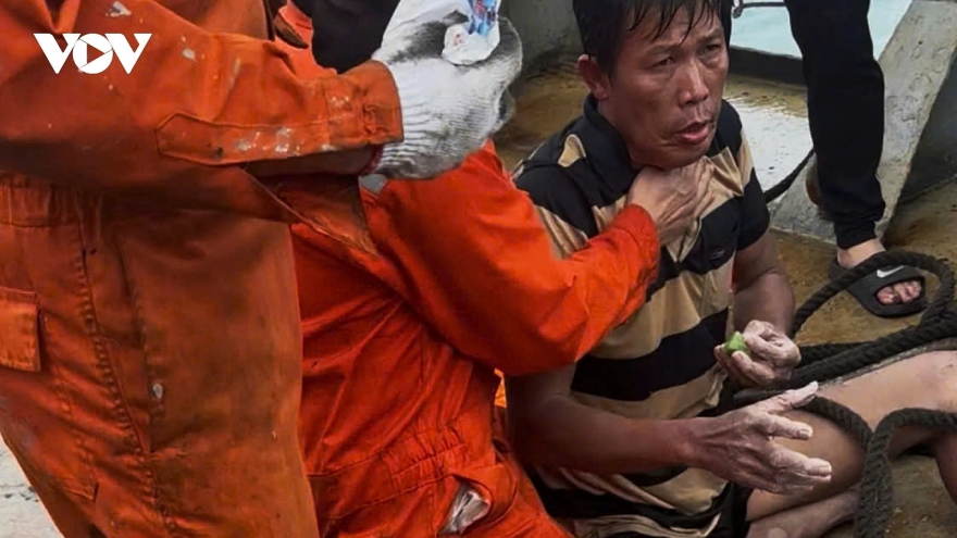 Three men from Ly Son Island survive 48hrs adrift at sea amid Typhoon Kalmaegi