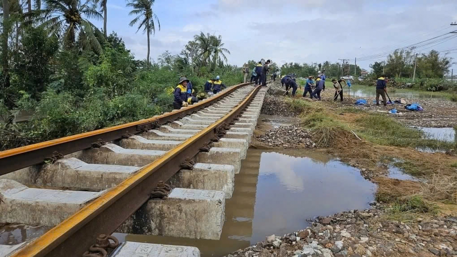 Repairs accelerate to reopen North-South railway after severe flood damage