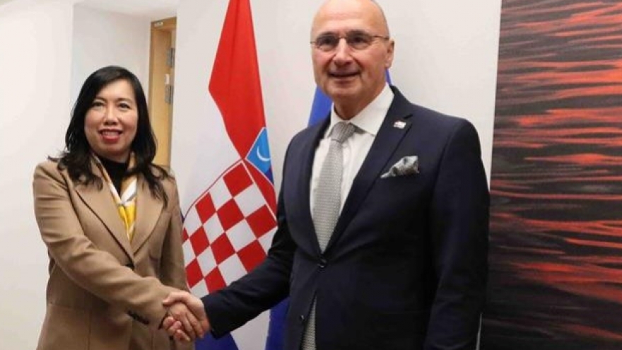 Vietnam raises proposals to boost inter-regional cooperation at IPMF-4