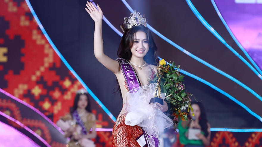 Cô gái Hà Nội 20 tuổi đăng quang Hoa hậu Du lịch Dân tộc Việt Nam 2025