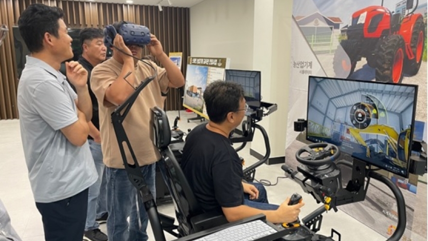 Big Pictures mở rộng với trình mô phỏng thực tế ảo (VR Construction Simulator)