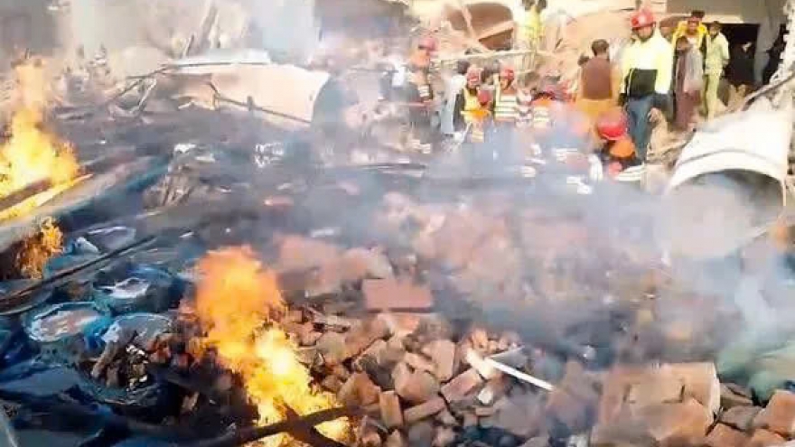 Nổ nhà máy hóa chất ở Pakistan khiến hàng chục người thương vong