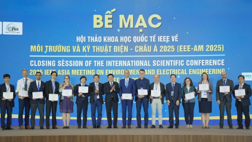 EEE-AM 2025 gợi mở lưới điện thông minh, năng lượng bền vững