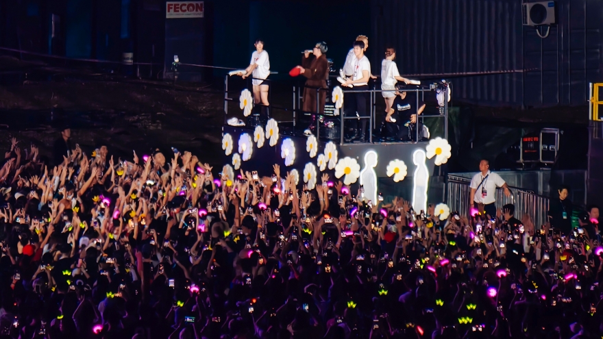 Vì sao fan không thể “move on” khỏi G-DRAGON 2025 WORLD TOUR [Übermensch] in Hanoi