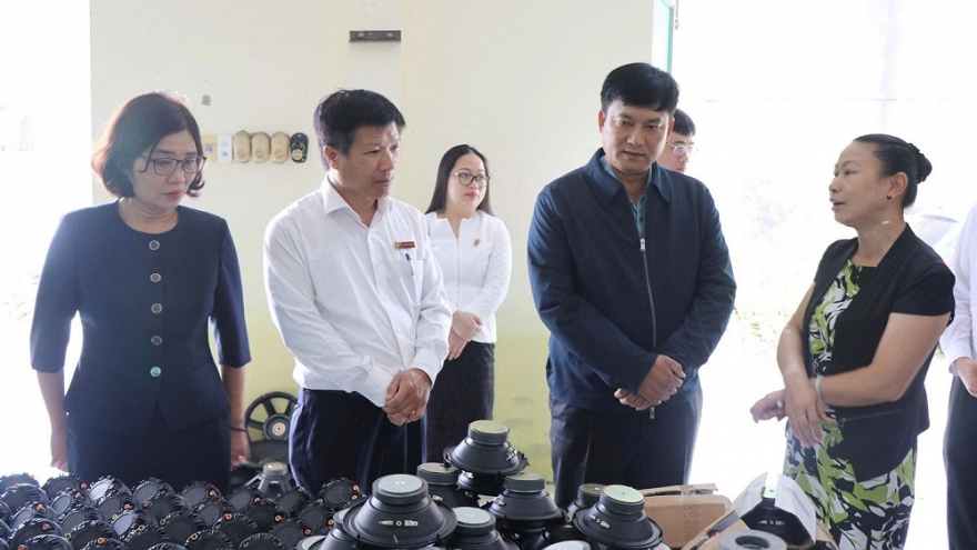 Agribank hỗ trợ khách hàng, người lao động ở Đà Nẵng và Huế bị thiệt hại do bão lũ