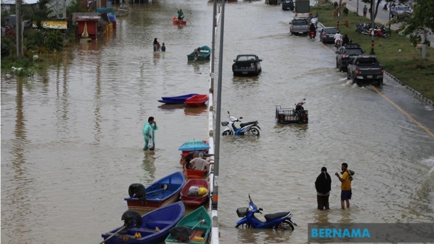 Lũ lụt tại Malaysia: Hơn 19.000 người sơ tán, nhiều cơ sở y tế đóng cửa