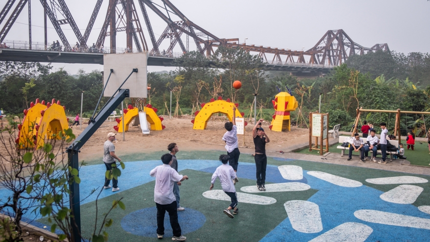Think Playgrounds xây sân chơi trong phố miễn phí cho trẻ