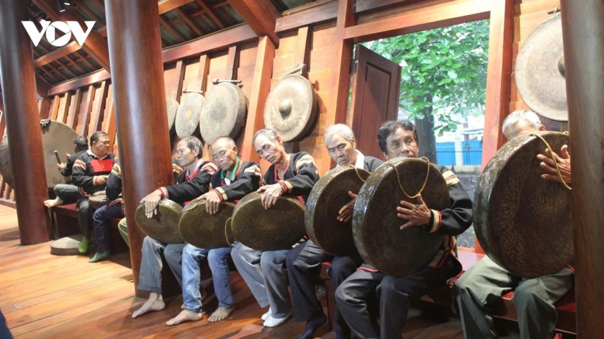 New house ritual of the Ede people preserves centuries-old traditions