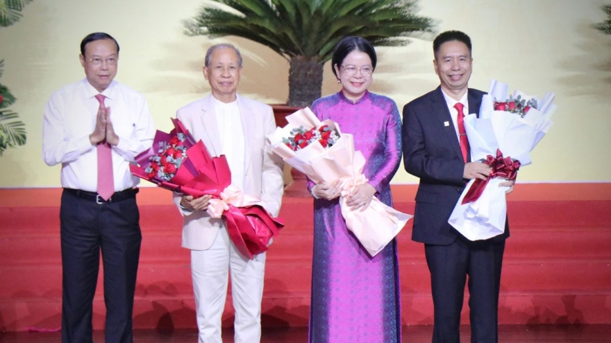 Kỷ nguyên vươn mình và khát vọng từ những điển hình tiên tiến