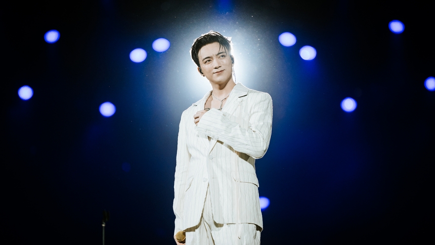 Soobin kết năm bằng concert "đỉnh" và 1,25 tỷ đồng hướng về đồng bào miền Trung