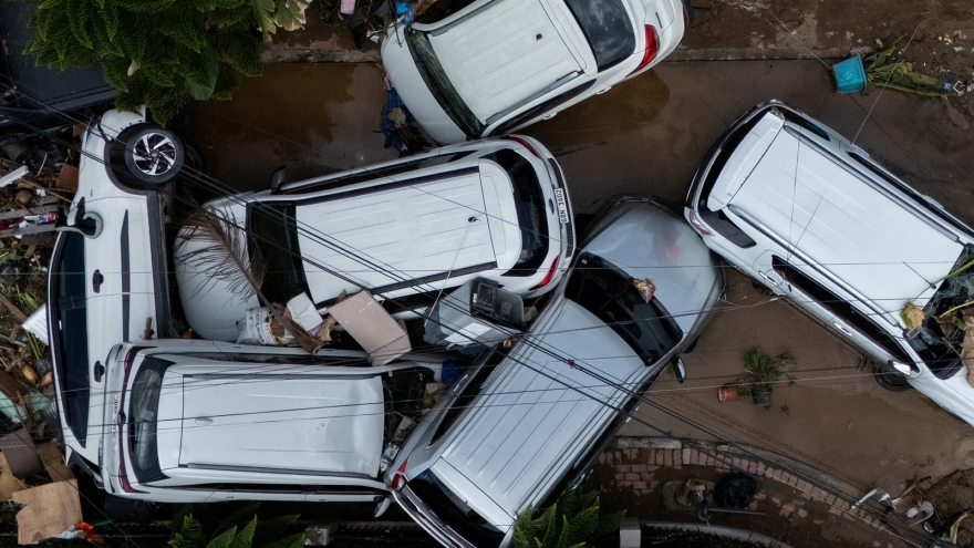 Bão Fung-wong mạnh lên thành siêu bão, Philippines báo động đỏ