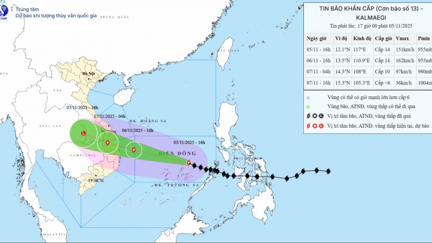 Bão số 13 giật cấp 17 hướng vào miền Trung, cảnh báo mưa lớn và gió giật mạnh