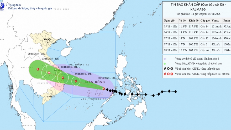 Bão số 13 mạnh cấp 14, giật cấp 17, hướng vào vùng biển Trung Bộ