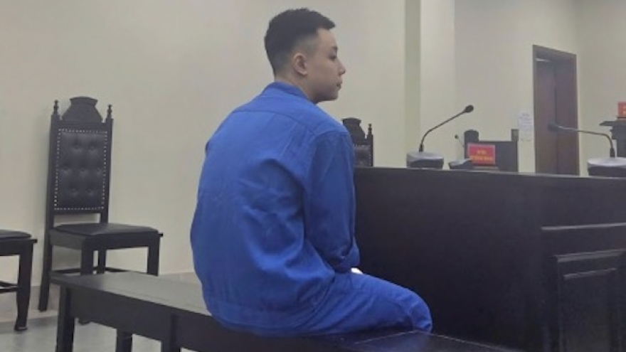 Dùng vũ lực bắt cóc em họ để tống tiền sau khi thua bạc