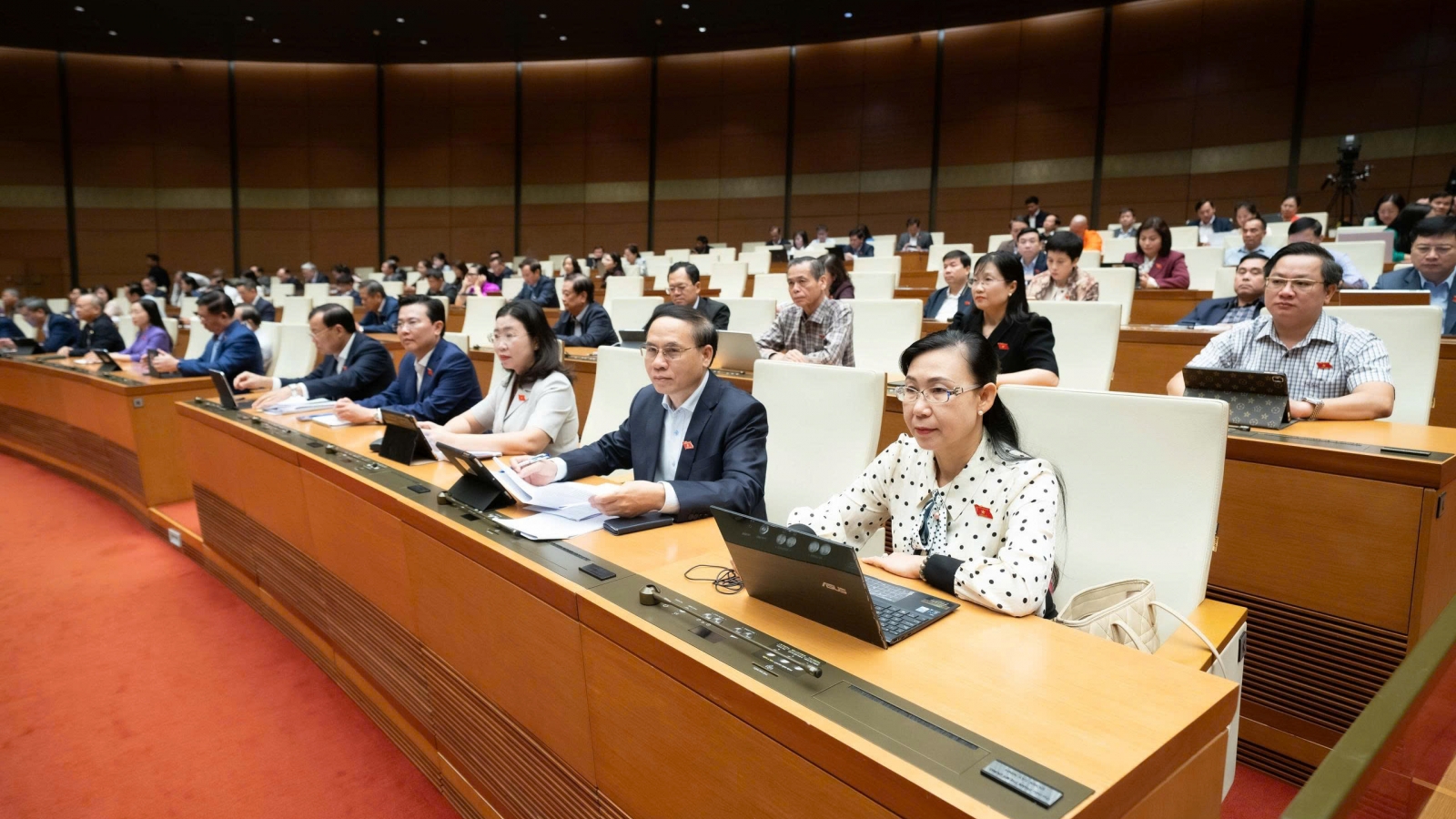 Quốc hội thảo luận về các Báo cáo công tác nhiệm kỳ