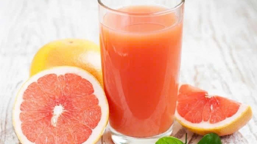 Ăn bưởi hay uống nước ép bưởi: Cách nào tốt hơn cho sức khỏe?