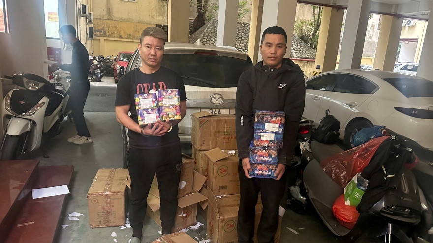 Mua gần 450 kg pháo từ biên giới Việt – Lào về Hải Phòng bán kiếm lời