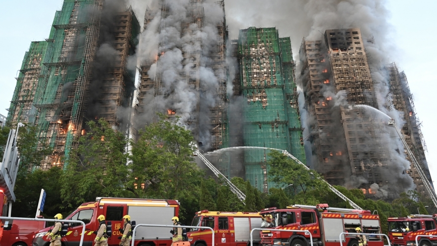 Số người tử vong trong vụ cháy chung cư Hong Kong tăng vọt lên 128
