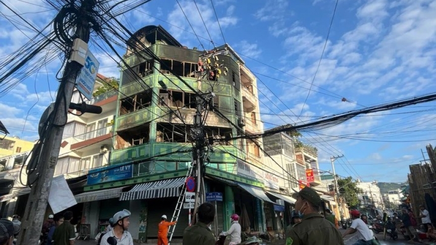 Cháy nhà trọ ở Nha Trang lúc rạng sáng, nhiều người hoảng loạn bỏ chạy