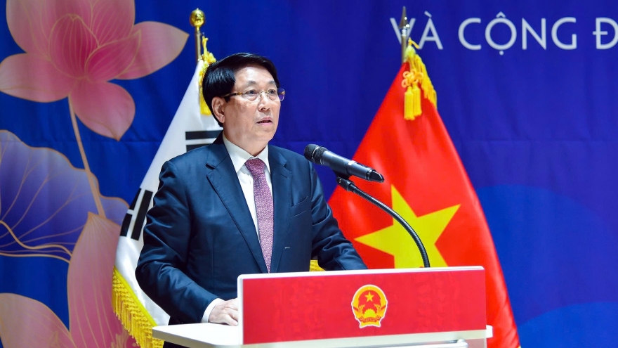 Chủ tịch nước Lương Cường gặp gỡ cộng đồng người Việt Nam tại Hàn Quốc