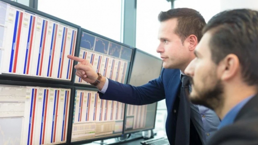 Vì sao khối ngoại rút hàng tỷ USD khỏi chứng khoán Việt Nam giữa đà tăng mạnh?