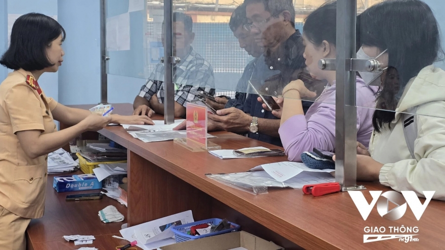 Mua bán xe nhưng chưa sang tên có bị phạt không?