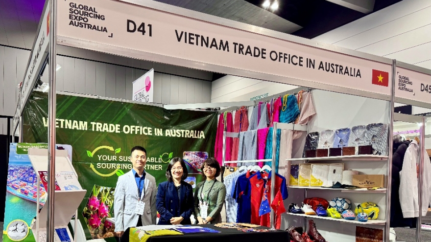 Dệt may và da giày Việt Nam thu hút các nhà mua hàng tại Hội chợ Global Sourcing